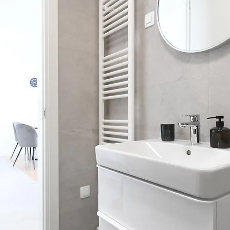Nora With Private Parking דירה זאדאר