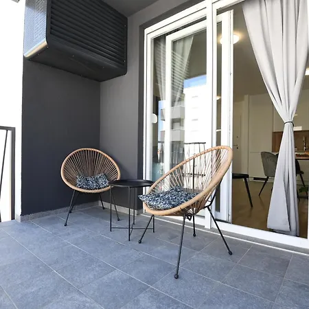 Nora With Private Parking