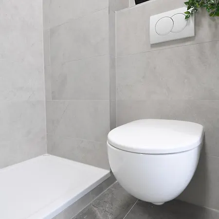 Nora With Private Parking Apartamento