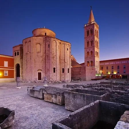 Nora With Private Parking Apartamento