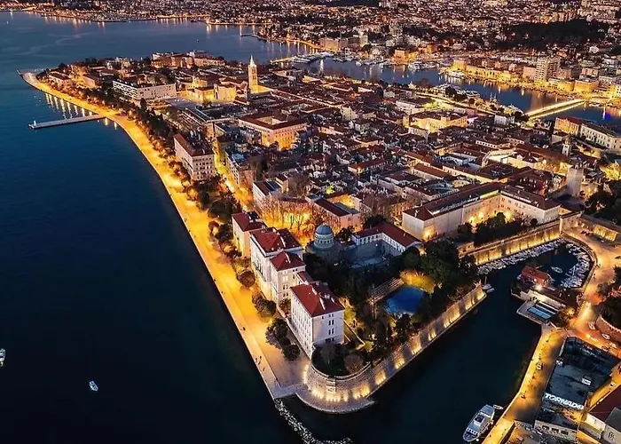 Nora With Private Parking Apartman