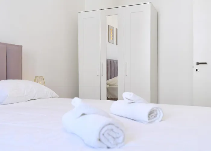 Nora With Private Parking