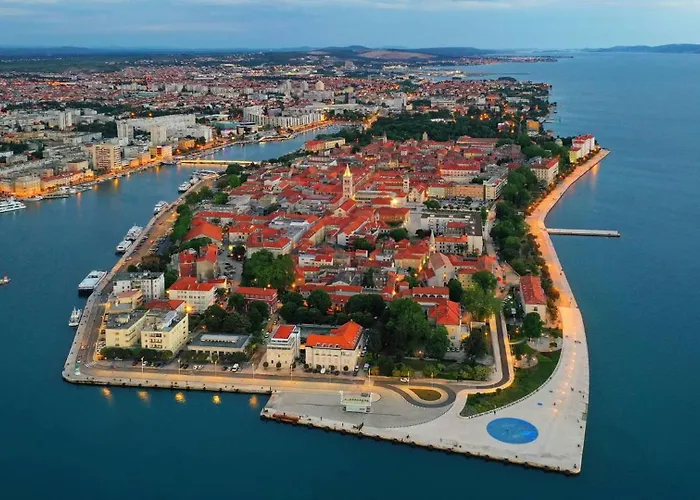 Nora With Private Parking