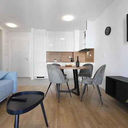 Nora With Private Parking * Zadar