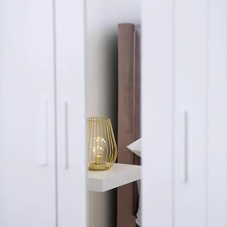 Nora With Private Parking